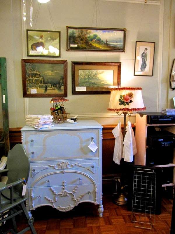 Fox & Finch Antiques | 5611 Broadway Rd, Richmond, IL 60071 | Phone: (815) 321-1410