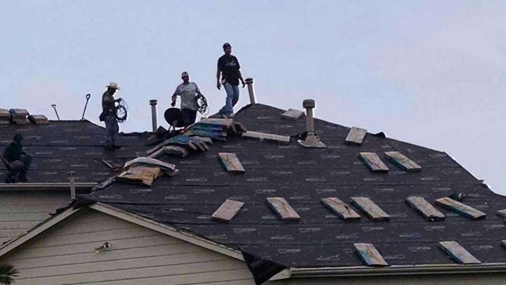 Laras Roofing Contractor | 5111 W Harrow Dr, Houston, TX 77084, USA | Phone: (832) 533-1087