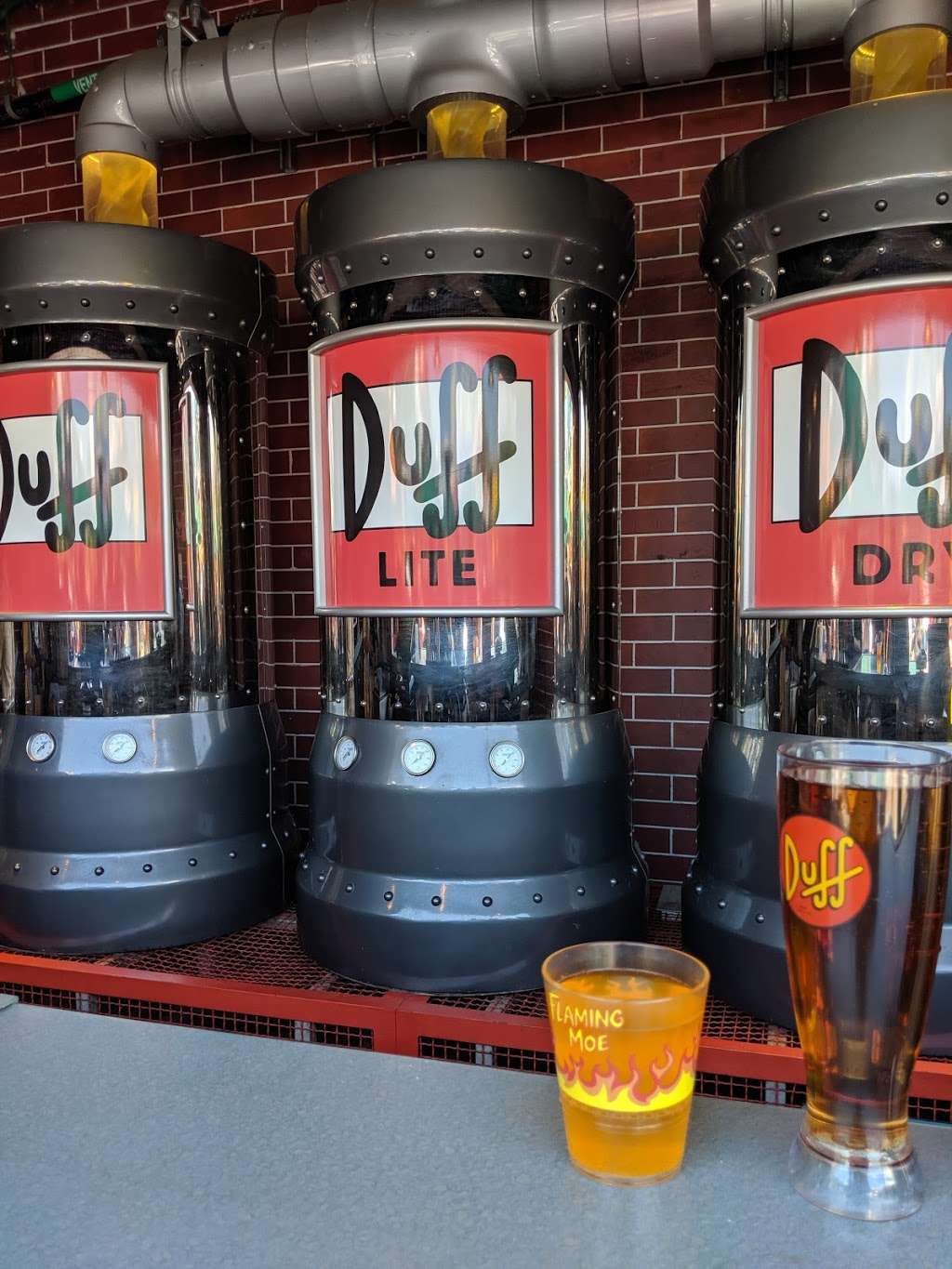 Duff Brewery Beer Garden | 49 Production Plaza, North Hollywood, CA 91602, USA | Phone: (800) 864-8377