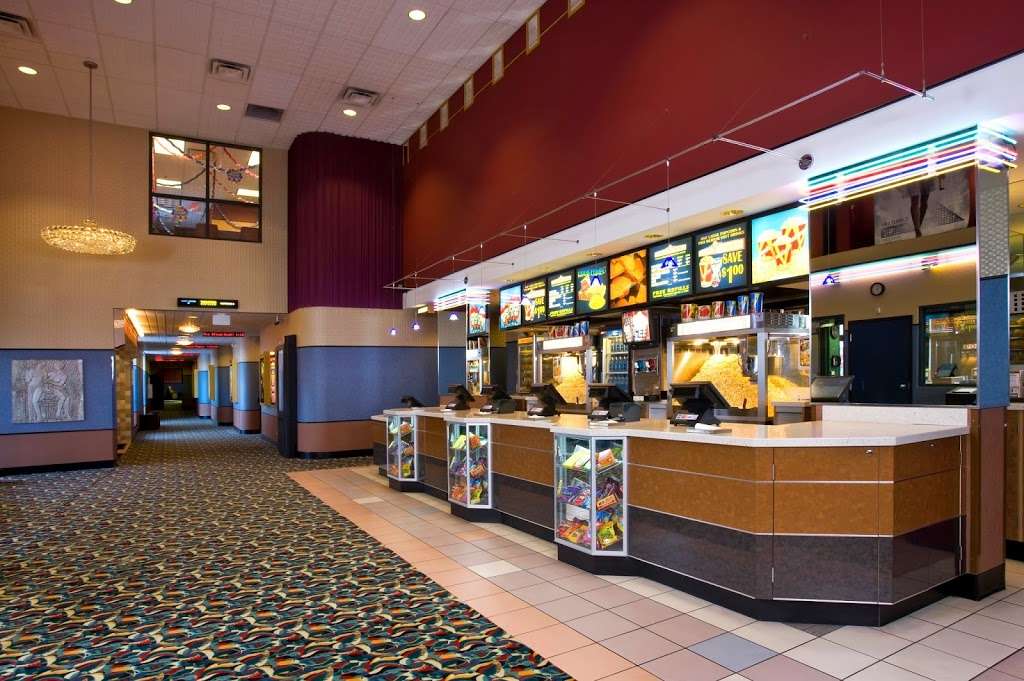 Elk Grove Theatre: Classic Cinemas | 1050 Elk Grove Town Center, Elk Grove Village, IL 60007 | Phone: (847) 228-6707