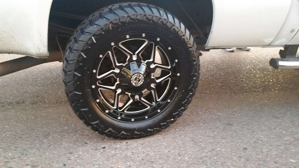 Rent-A-Tire Custom Wheels & Tires in Chandler, AZ | 825 N Arizona Ave, Chandler, AZ 85225 | Phone: (480) 385-1518