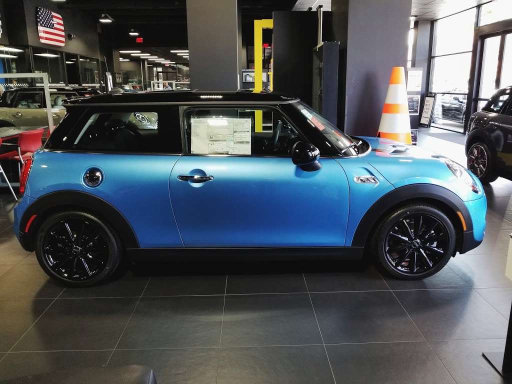 Bob Smith MINI | 24400 Calabasas Rd, Calabasas, CA 91302 | Phone: (818) 737-1967