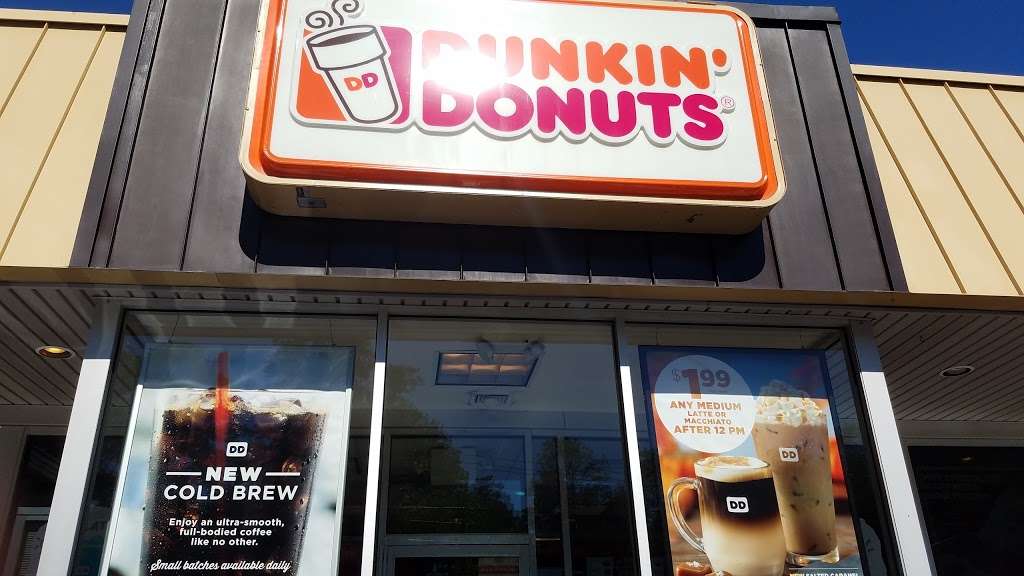 Dunkin | 955 Pleasant St, Bridgewater, MA 02324, USA | Phone: (508) 697-3675