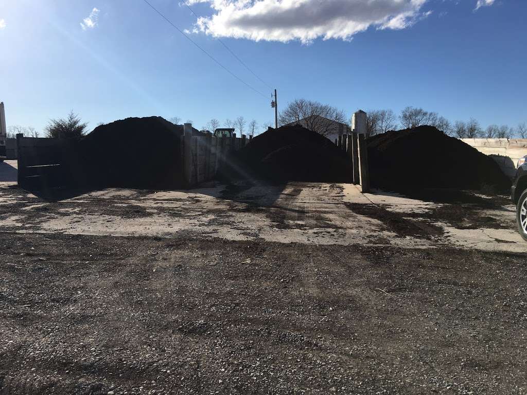 Pinola Mulch and Stone Supply 8611 Rowe Run Rd, Chambersburg, PA