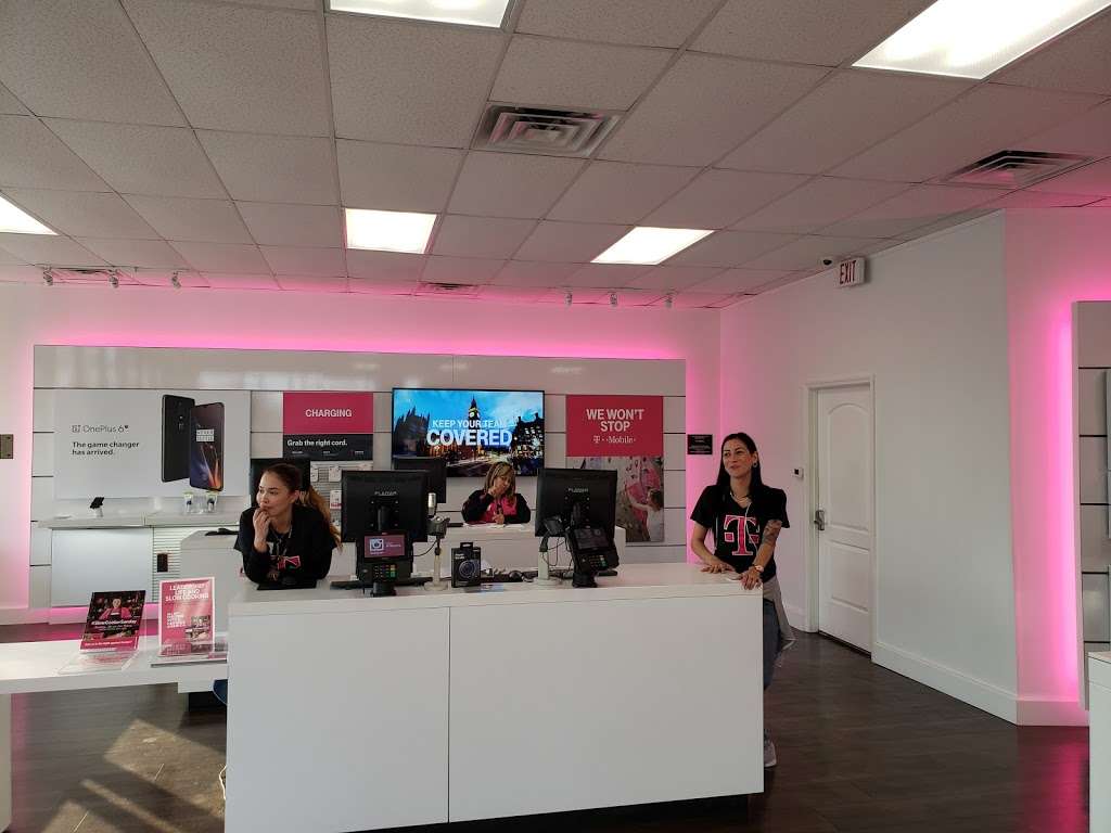 T-Mobile | 2538 Simpson Rd, Kissimmee, FL 34744, USA | Phone: (407) 350-4148