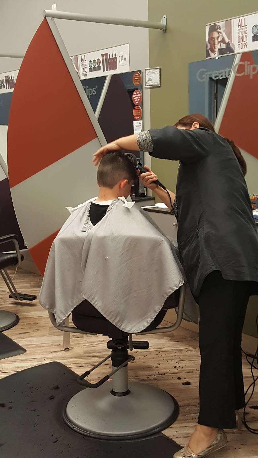 Great Clips | 5601 S Harlem Ave, Chicago, IL 60638, USA | Phone: (773) 229-0297