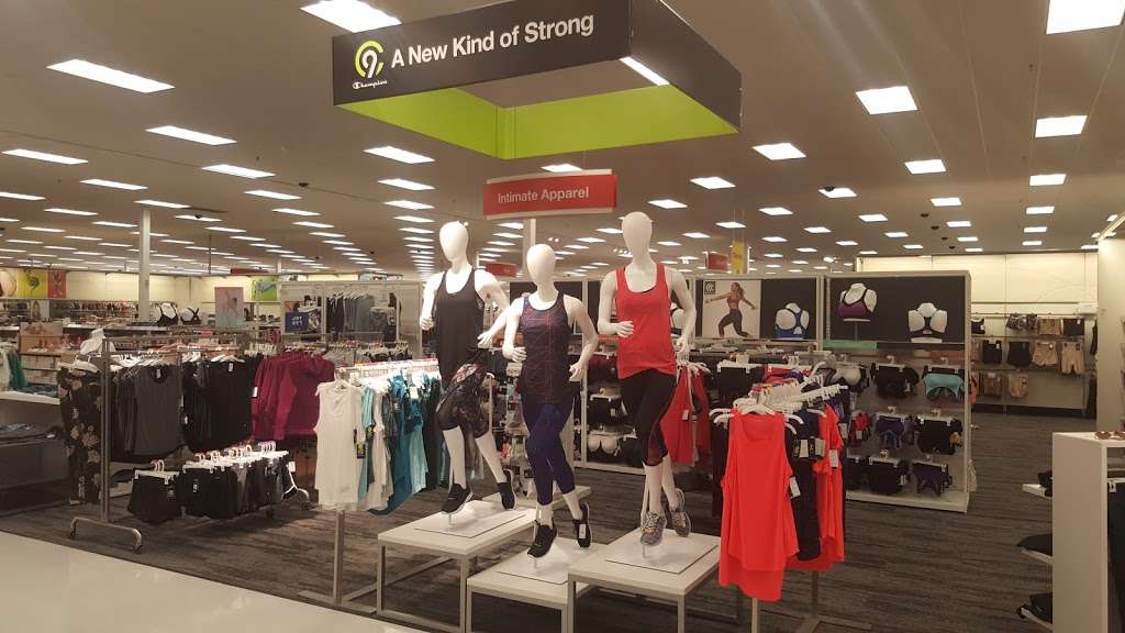 Target | 4798 S Moorland Rd, New Berlin, WI 53151, USA | Phone: (262) 207-0013