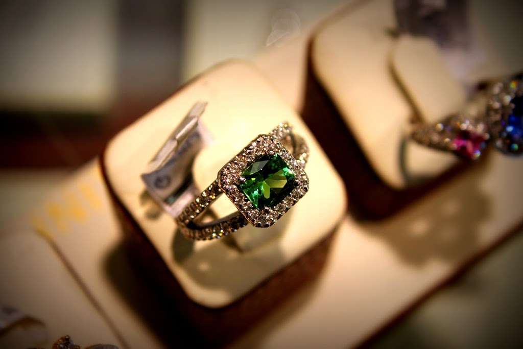 Jewelry World | 26530 Bouquet Canyon Rd, Santa Clarita, CA 91350 | Phone: (661) 297-7465