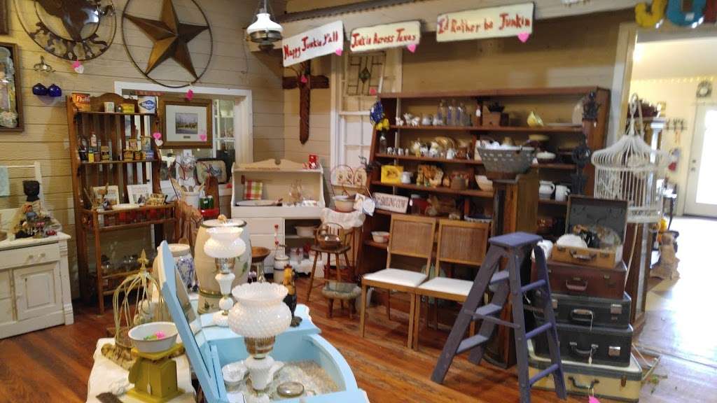 Antiquing Brazoria County Co-op store | 6882, 1004 Hwy 6, Alvin, TX 77511, USA | Phone: (979) 799-6940