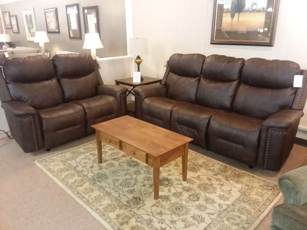 Reed Furniture Inc | 1137, 820 N Wisconsin St, Elkhorn, WI 53121, USA | Phone: (262) 723-2686