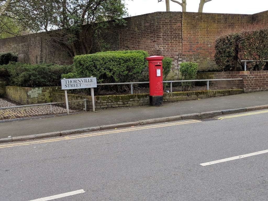 Post Box | Thornville St, London SE8 4DT, UK
