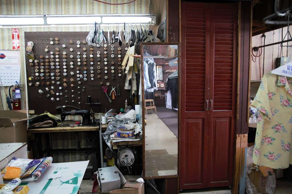 Sparkel Cleaners | 1347 E Township Line Rd, Blue Bell, PA 19422, USA | Phone: (610) 272-0686