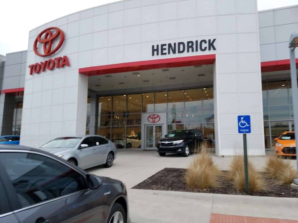 Hendrick Toyota Merriam | 9505 W 67th St, Merriam, KS 66203, USA | Phone: (913) 800-5368