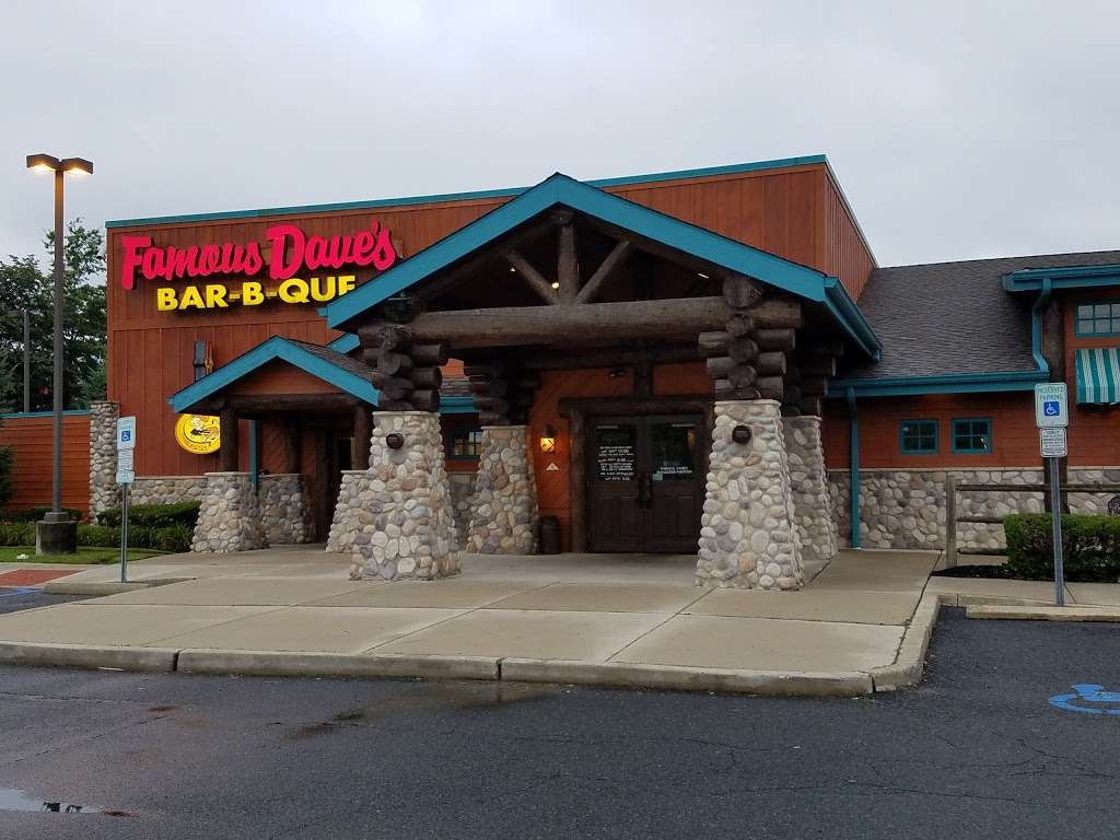 Famous Daves Bar-B-Que | 104 NJ-70, Cherry Hill, NJ 08034, USA | Phone: (856) 857-1520