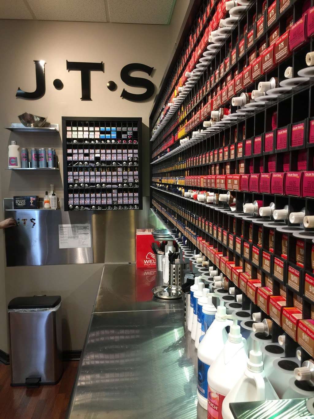 J Thompson Salons | 18455 W Lake Houston Pkwy #130, Humble, TX 77346 | Phone: (281) 852-6800