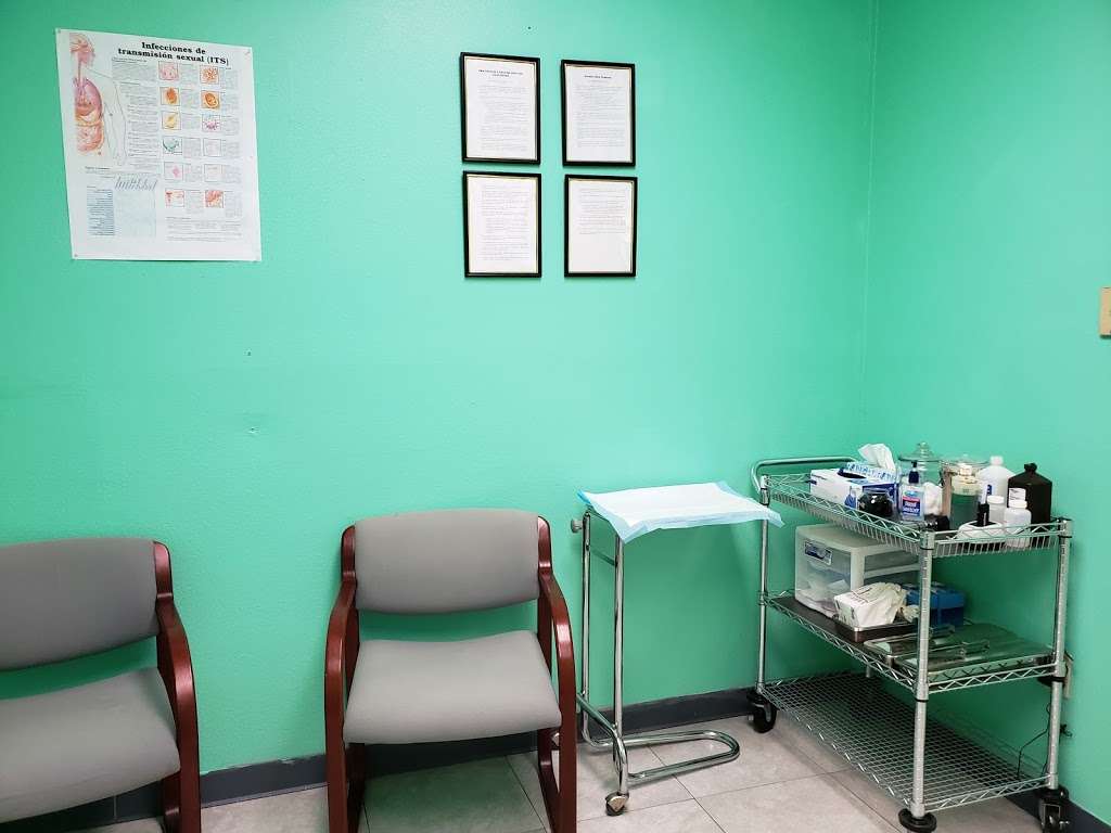 Clinica Hispana Tu doctor family clinic | 110 S Alexander Dr, Baytown, TX 77520 | Phone: (281) 918-0452