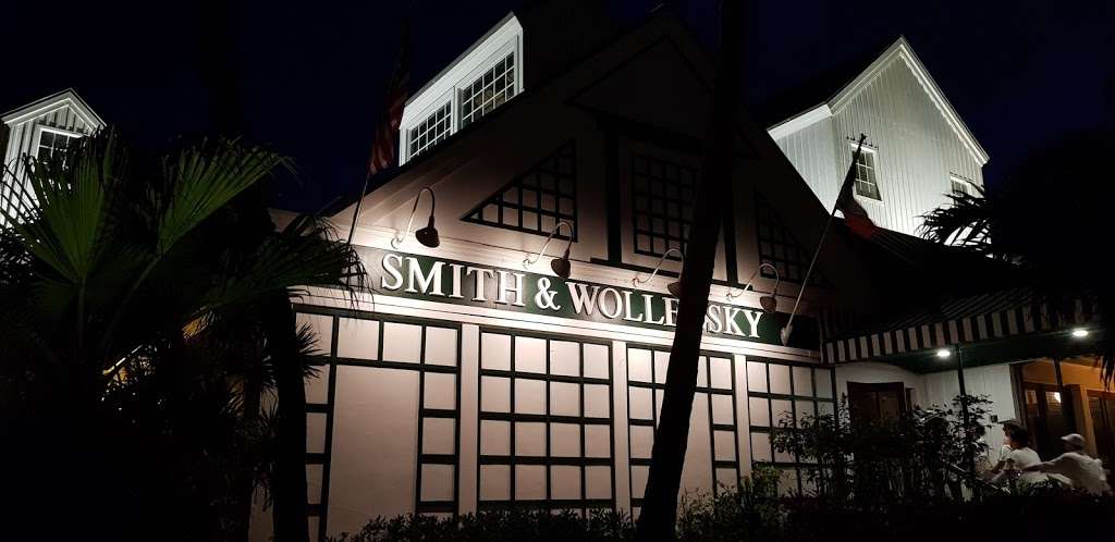 Smith & Wollensky | 1 Washington Ave, Miami Beach, FL 33139, USA | Phone: (305) 673-2800