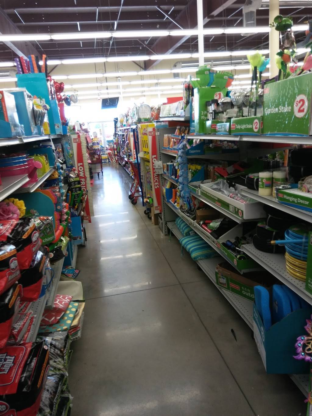 Family Dollar | 3660 SE Maricamp Rd, Ocala, FL 34480, USA | Phone: (352) 629-0144