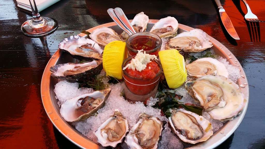 Boathouse on the Bay | 190 N Marina Dr, Long Beach, CA 90803, USA | Phone: (562) 493-1100