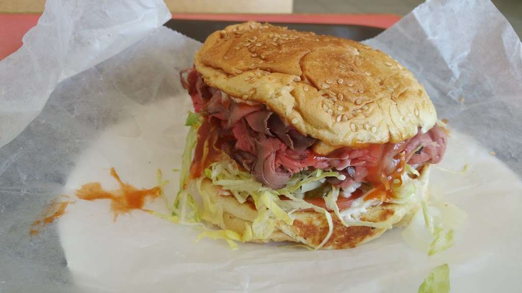 Charlies Roast Beef | 152 S Main St, Middleton, MA 01949, USA | Phone: (978) 777-5993