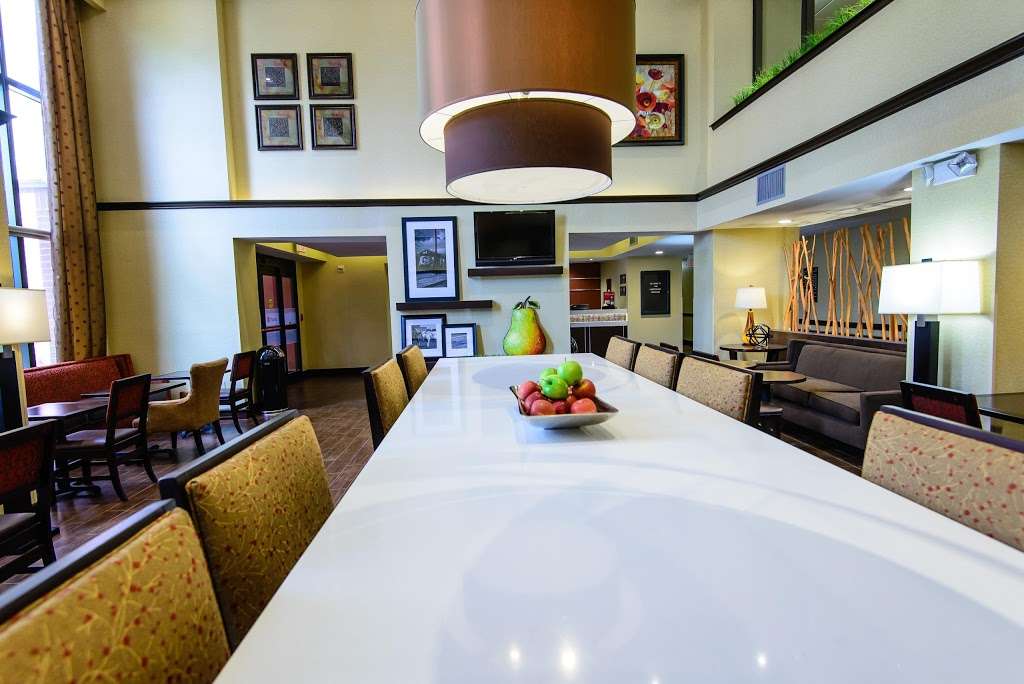 Hampton Inn Houston-Pearland | 6515 Broadway St, Pearland, TX 77581 | Phone: (832) 736-9977