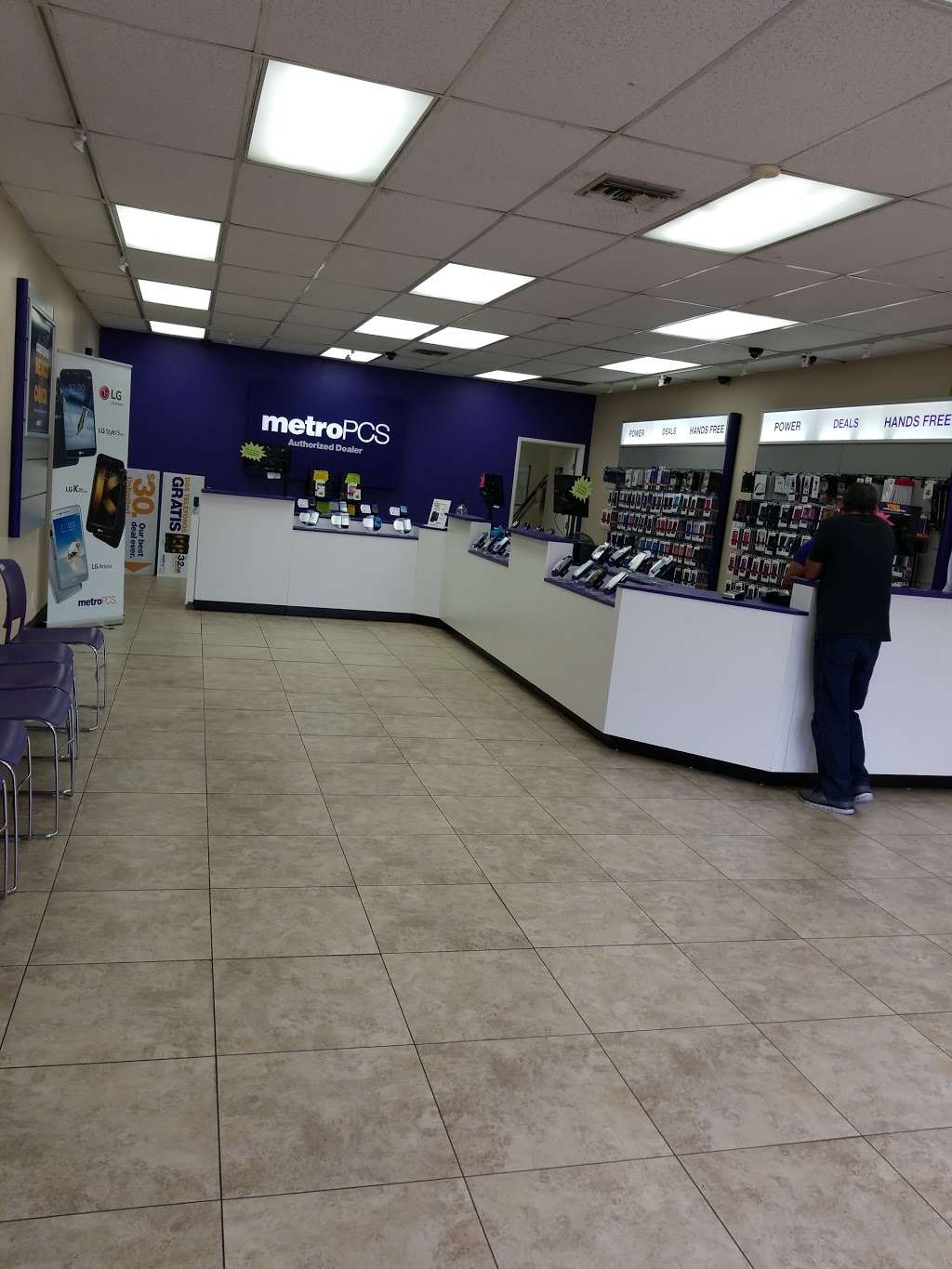 Metro by T-Mobile | 16120 Valley Blvd Ste 3, Fontana, CA 92335, USA | Phone: (909) 822-7800