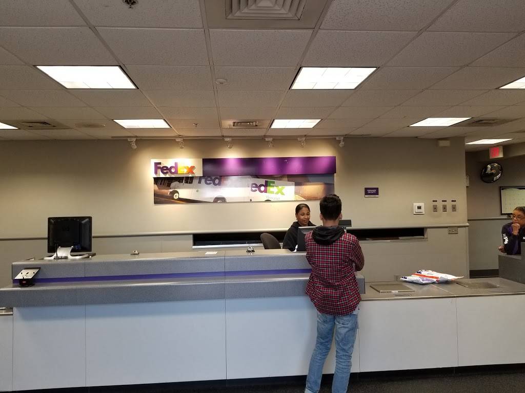 FedEx Ship Center | 8800 Studley Rd, Mechanicsville, VA 23116, USA | Phone: (800) 463-3339