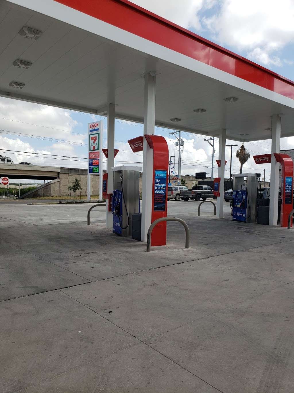 Exxon | 7285 Crestway Dr, San Antonio, TX 78239, USA | Phone: (210) 655-2288