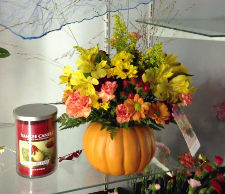 Prunellas Flower Shoppe | 7 Nippersink Blvd, Fox Lake, IL 60020, USA | Phone: (847) 973-2343