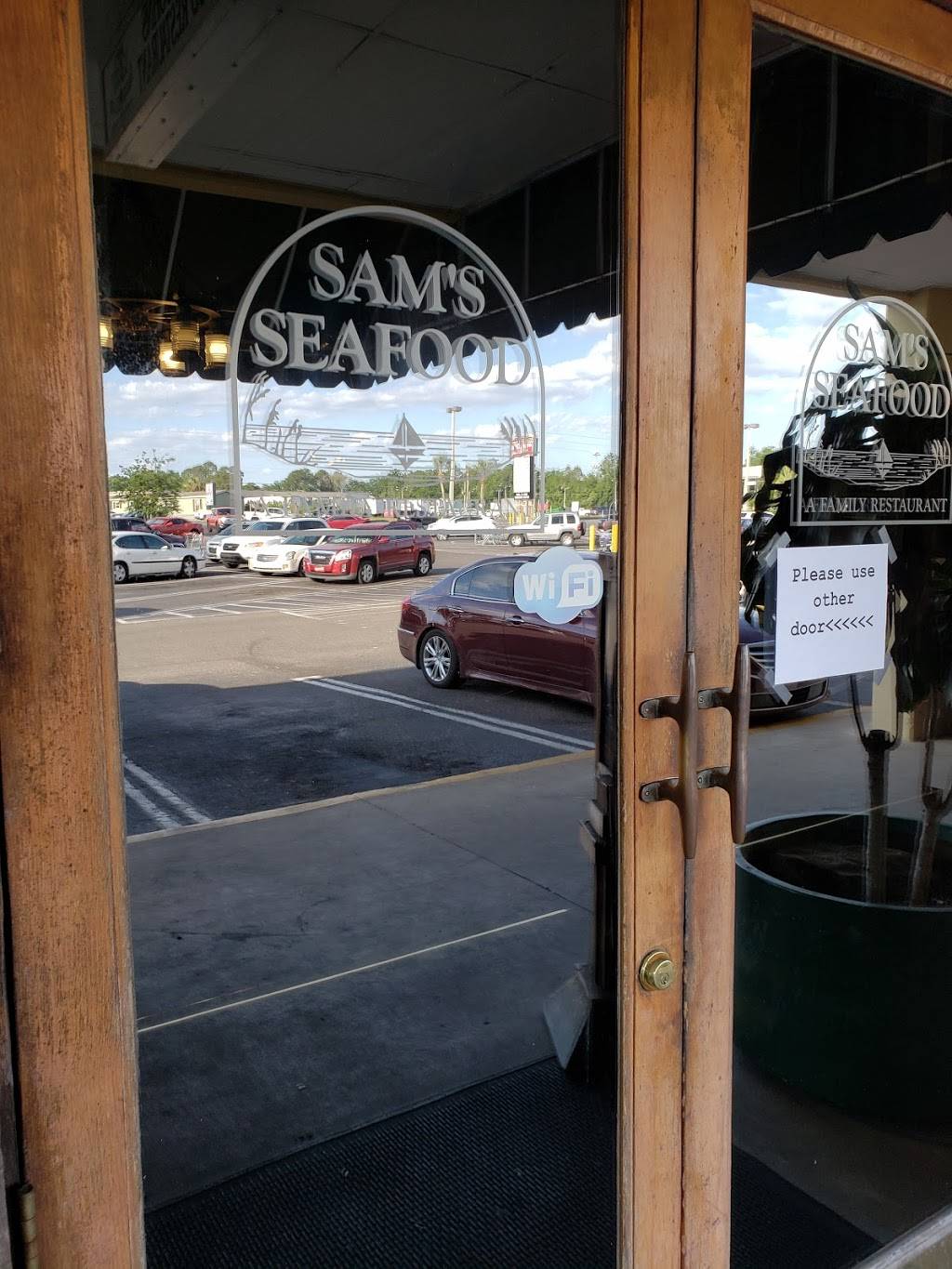 Sams St Johns Seafood Restaurant | 7949 Normandy Blvd, Jacksonville, FL 32221, USA | Phone: (904) 693-1911