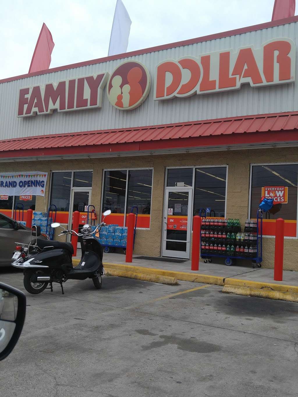 Family Dollar | 4201 TX-146, Bacliff, TX 77518, USA | Phone: (281) 339-2536