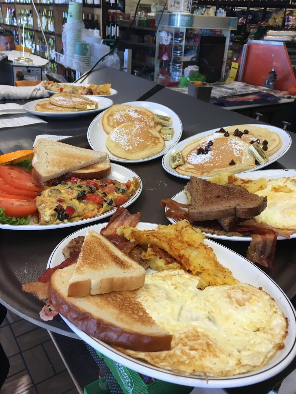 Shortys Breakfast & Gourmet Deli | 1261 Gulf Blvd #125, Clearwater, FL 33767, USA | Phone: (727) 596-5100