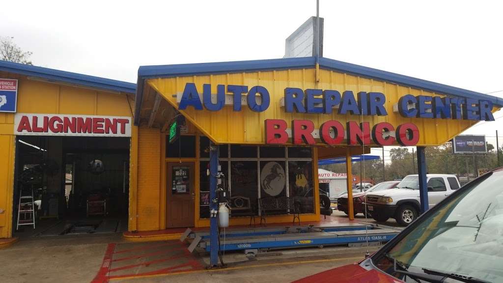 Bronco Mufflers & Brake | 1022 S Hampton Rd, Dallas, TX 75208, USA | Phone: (214) 941-0023