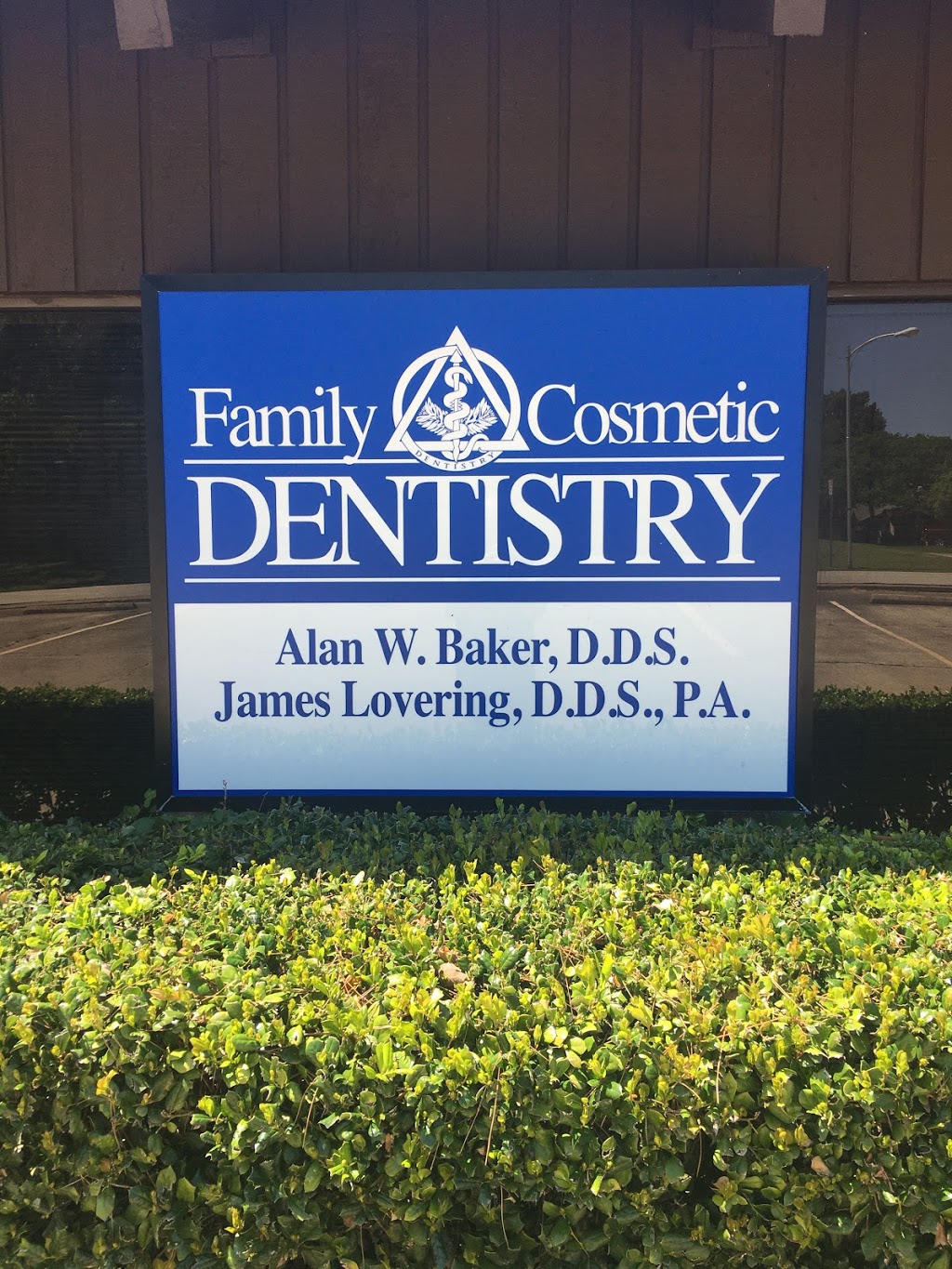 Lovering Dentistry | 1725 Cimarron Trail, Hurst, TX 76054, USA | Phone: (817) 282-3100