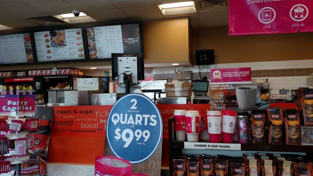 Dunkin Donuts | 1990 Skokie Valley Rd, Highland Park, IL 60035, USA | Phone: (847) 432-9177