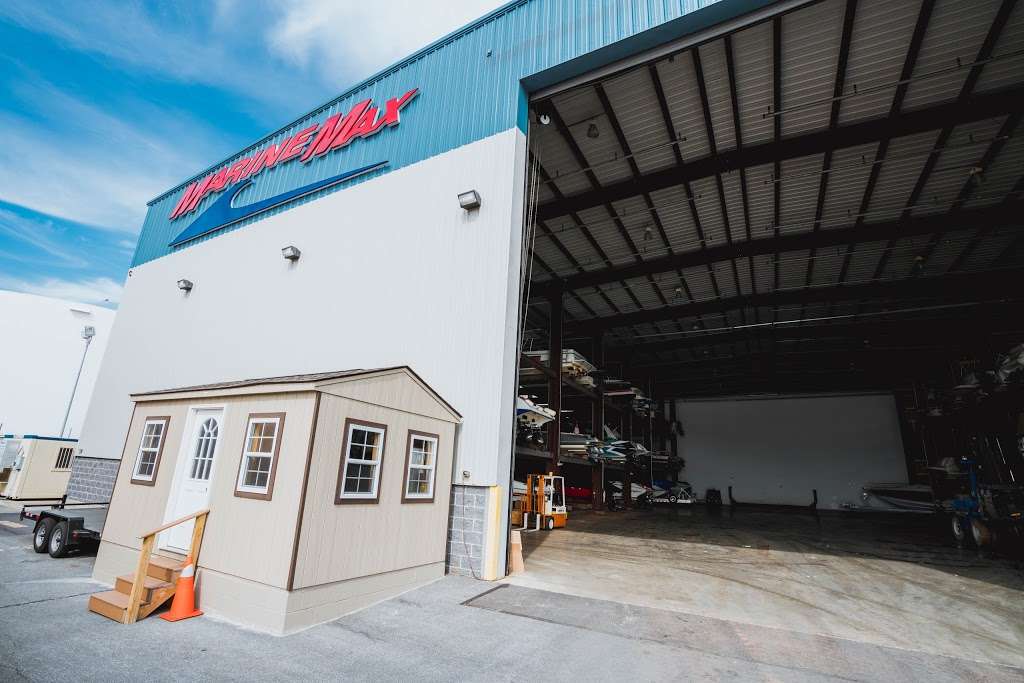 MarineMax Baltimore | 1800 S Clinton St, Baltimore, MD 21224, USA | Phone: (410) 732-1260