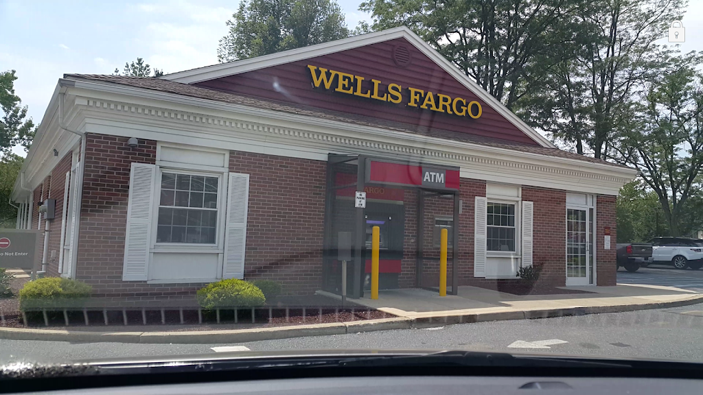 Wells Fargo Bank | 3840 Freemansburg Ave, Easton, PA 18045, USA | Phone: (610) 250-3445