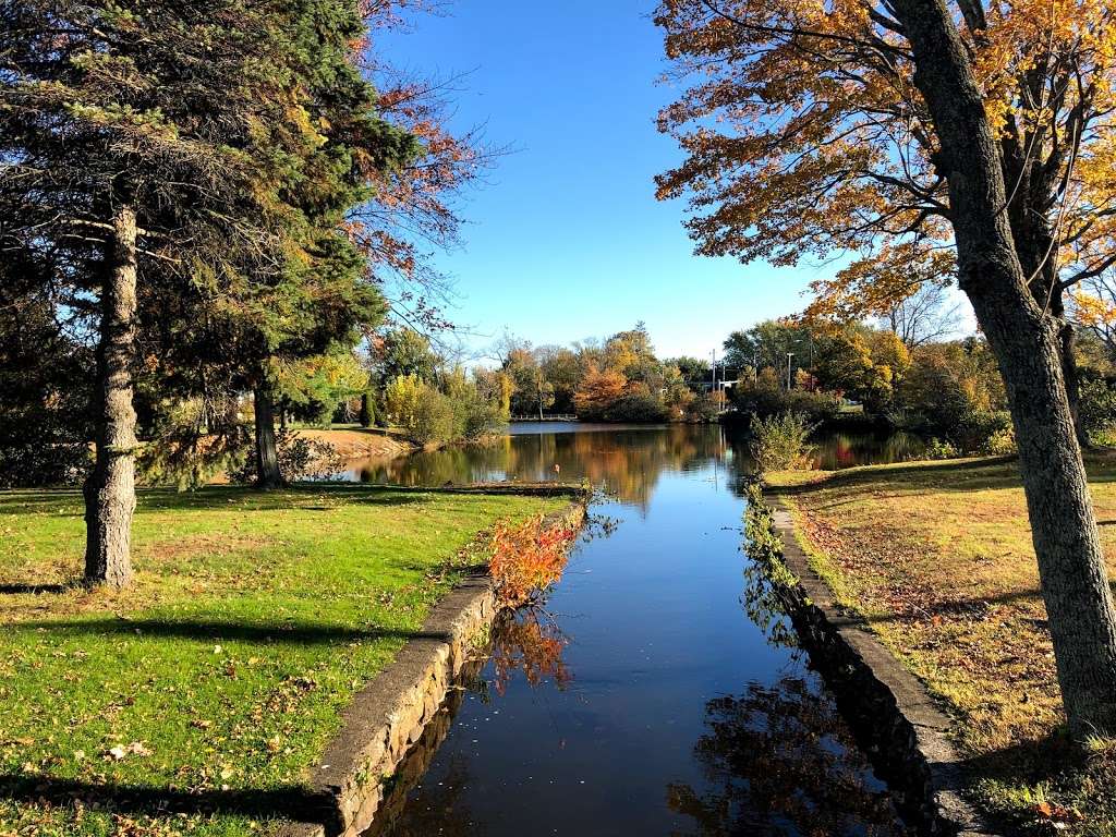 Johnston Memorial Park | 1583 Hartford Ave, Johnston, RI 02919, USA | Phone: (401) 272-3460
