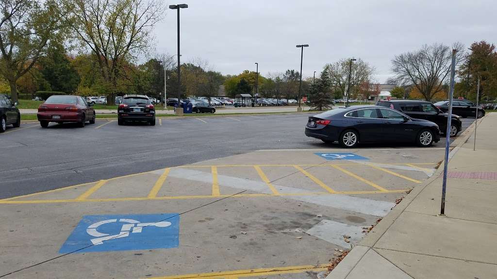 United States Postal Service | 105 Canterbury Ln, Bolingbrook, IL 60440, USA | Phone: (800) 275-8777