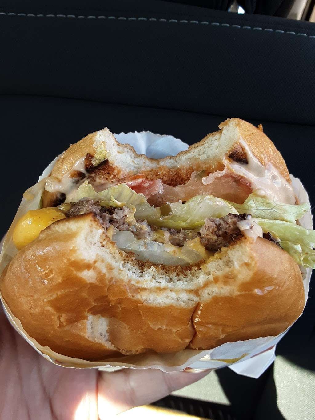 In-N-Out Burger | 2950 E Capitol Expy, San Jose, CA 95148, USA | Phone: (800) 786-1000