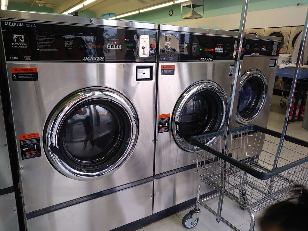 Wingfoot Laundromat | 629 E Chandler Blvd #11, Chandler, AZ 85225, USA | Phone: (602) 888-1692