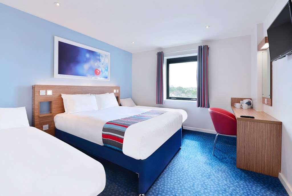 Travelodge Gravesend hotel | Coldharbour Rd, Gravesend, Northfleet, Gravesend DA11 8AB, UK | Phone: 0871 984 6527