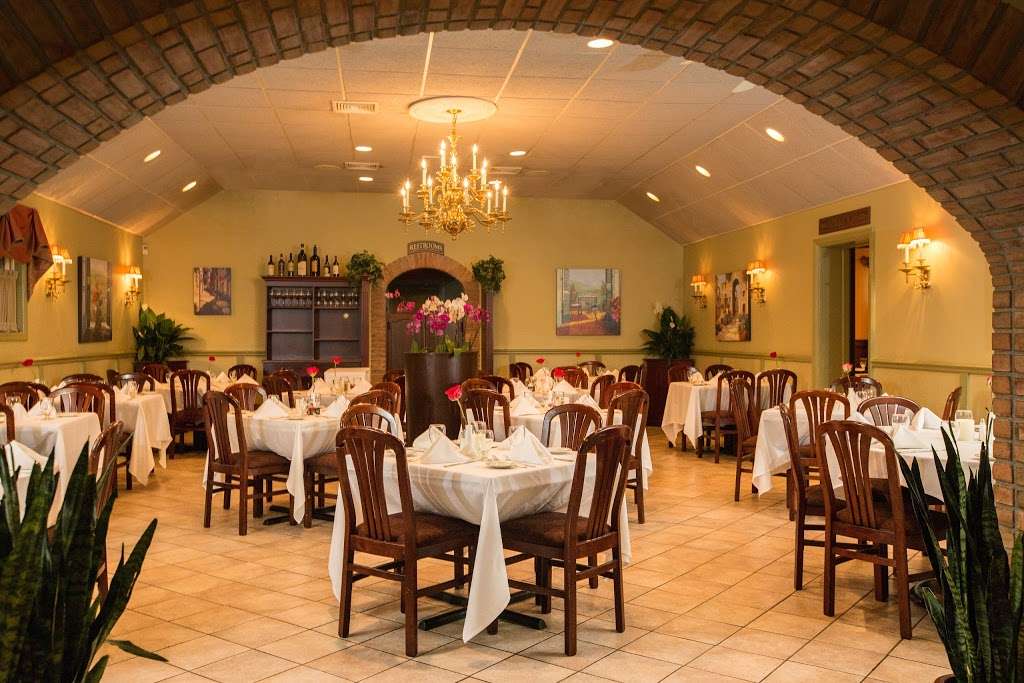 La Locanda Ristorante Italiano | 4989 West Chester Pike, Newtown Square, PA 19073, USA | Phone: (610) 353-7033