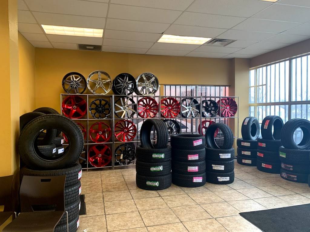 All Discount Tires | 3428 E Berry St, Fort Worth, TX 76105, USA | Phone: (817) 534-5400