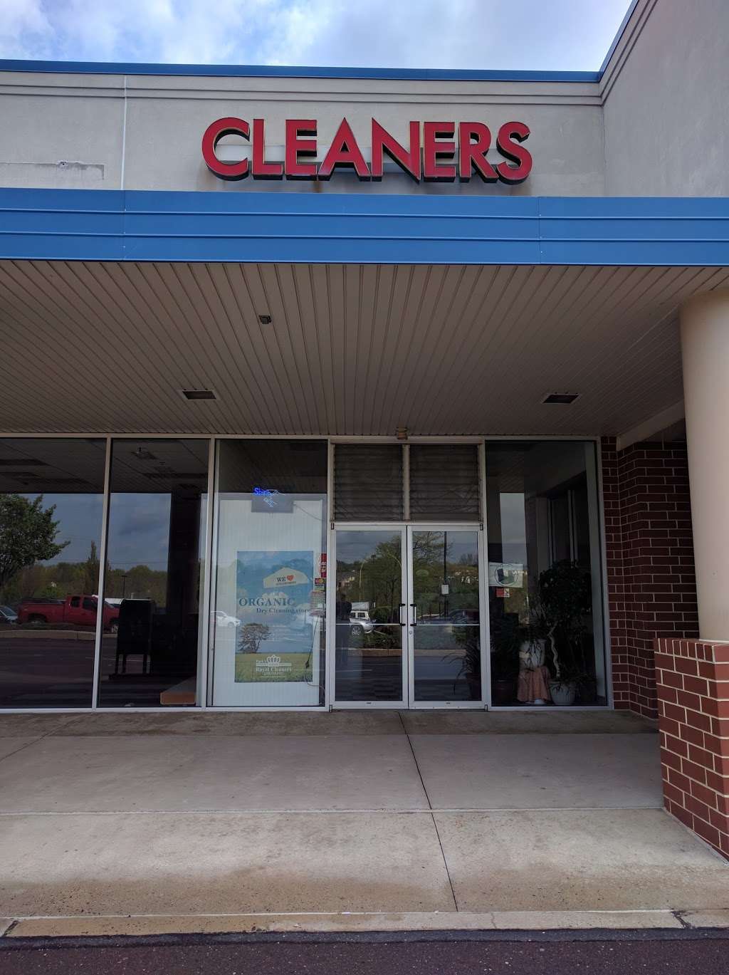 Parks Royal Cleaners | 613 Main St, Harleysville, PA 19438 | Phone: (215) 513-2111