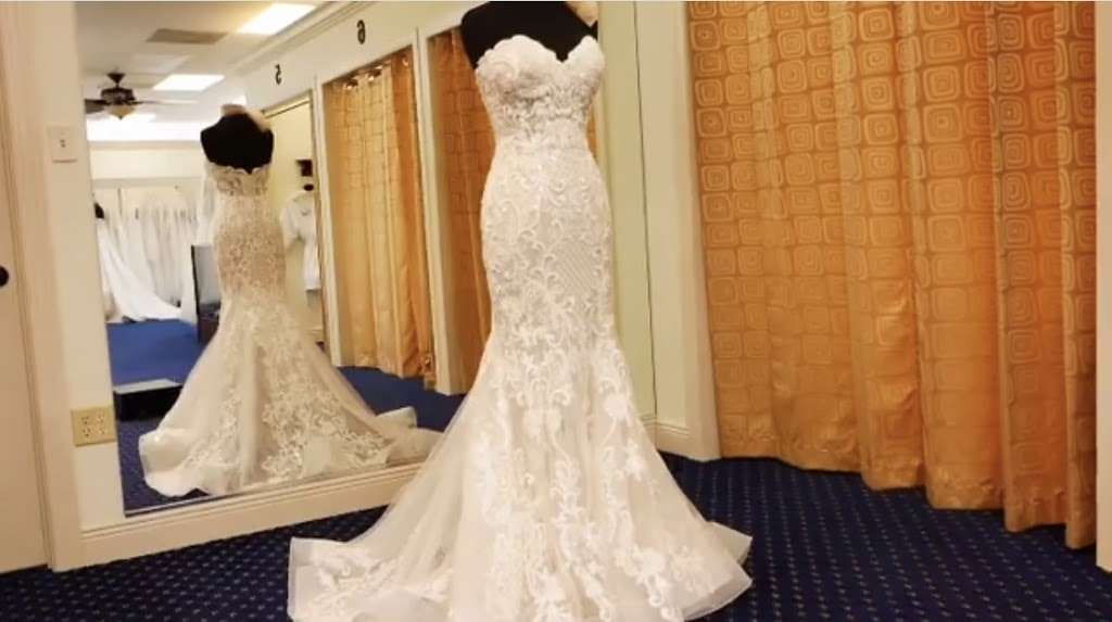 Minervas Bridal | 4983 S Orange Ave, Orlando, FL 32806, USA | Phone: (407) 857-8873