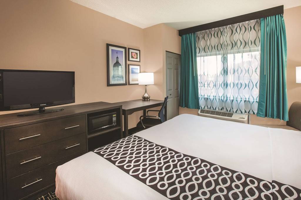 La Quinta Inn by Wyndham Indianapolis North at Pyramids | 3880 W 92nd St, Indianapolis, IN 46268, USA | Phone: (317) 872-3100