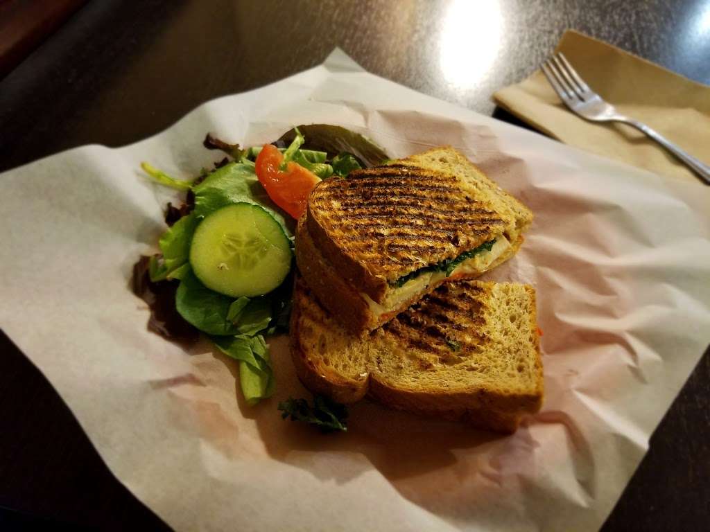 Eat Real Café | 23414 Lyons Ave, Santa Clarita, CA 91321, USA | Phone: (661) 254-2237