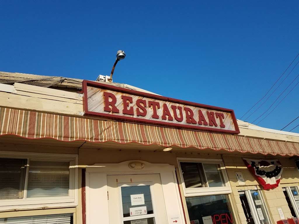 Kellys Old Barney Restaurant | 208 Broadway, Barnegat Light, NJ 08006 | Phone: (609) 494-5115