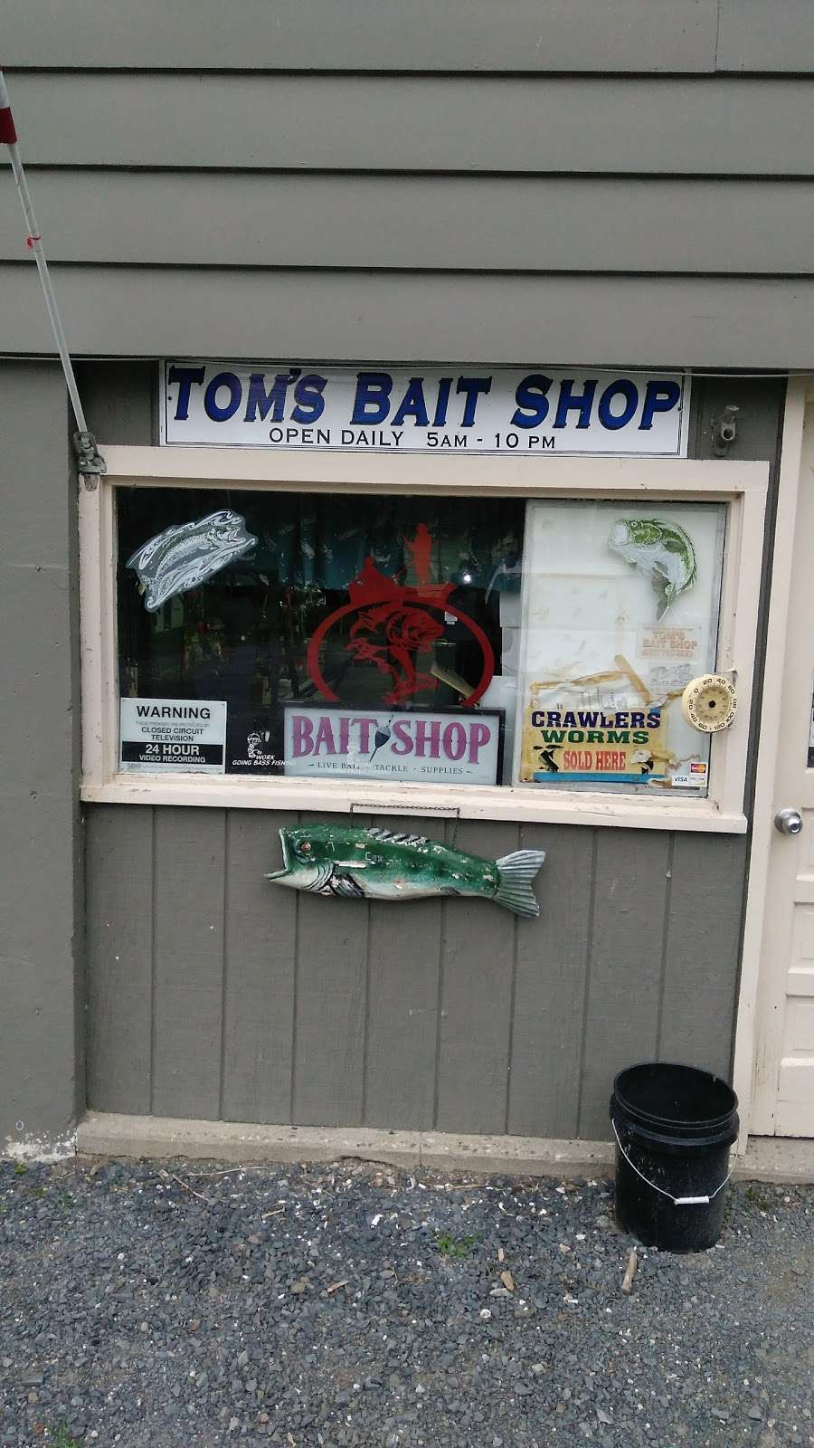 Toms Bait Shop | 729 Prosperous Valley Rd, Middletown, NY 10940, USA | Phone: (845) 733-4642